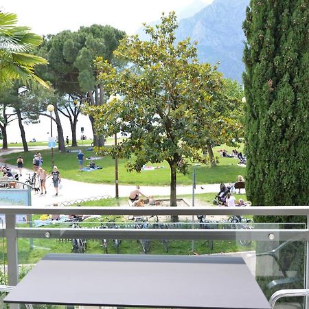 Terrazza Sul Lago Riva Zewnętrze zdjęcie